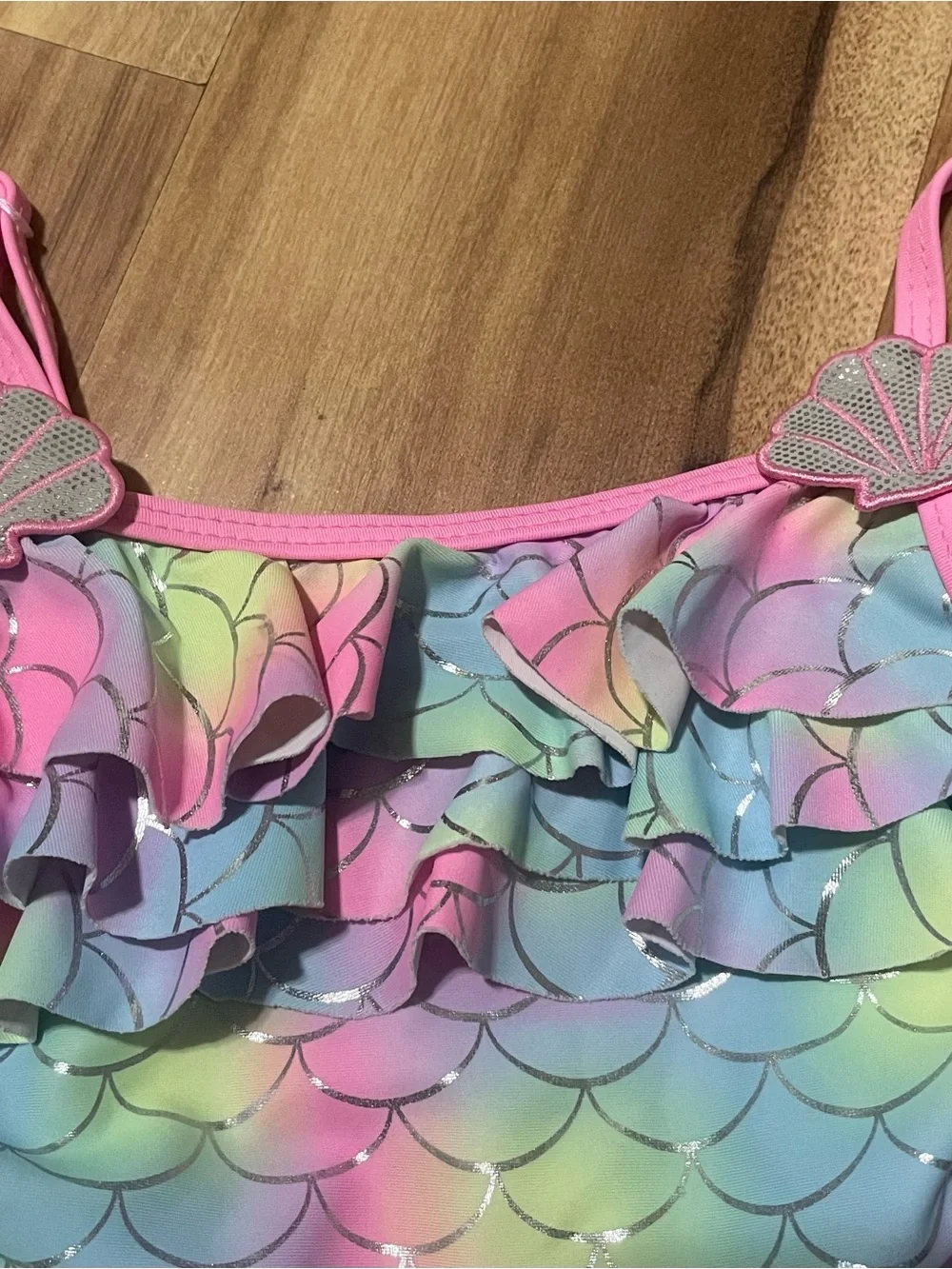 Betsey Johnson Girls 2-Piece Mermaid Swimsuit Pastel Scale Ruffle Bikini Size 5